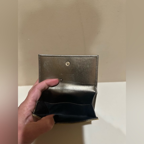 Gucci Jackie Metallic Gold Bifold Wallet - Picture 3 of 9